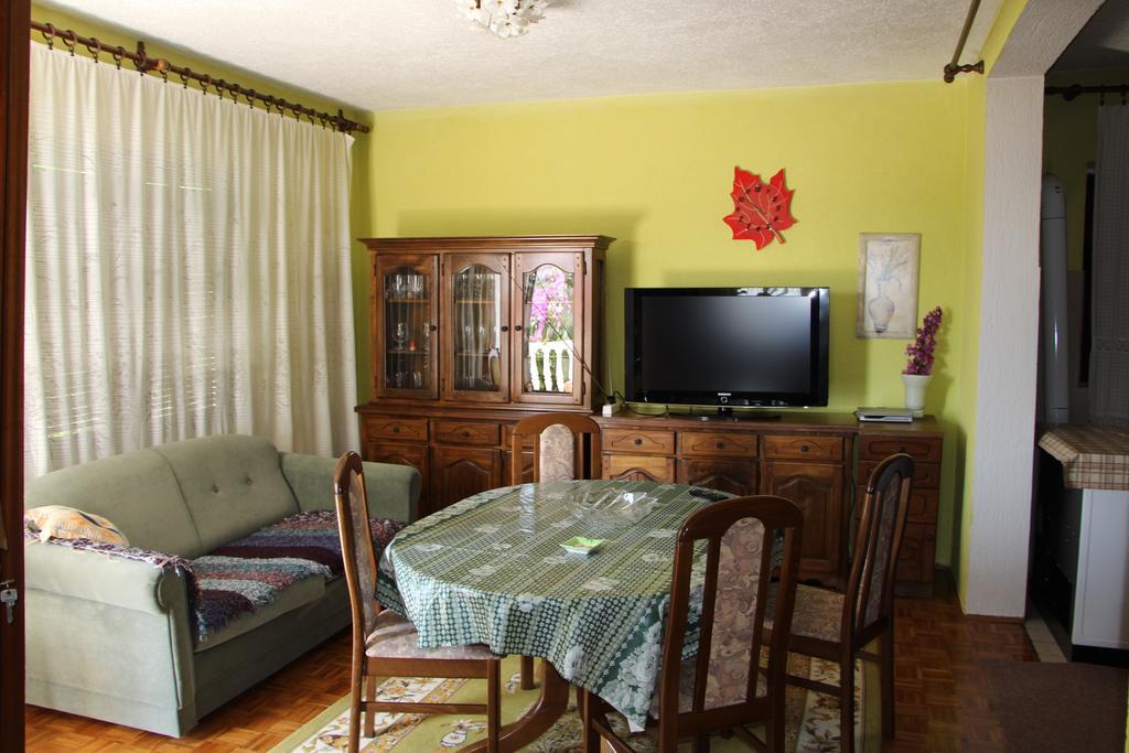 Apartment Dragovic Ulcinj Bilik gambar